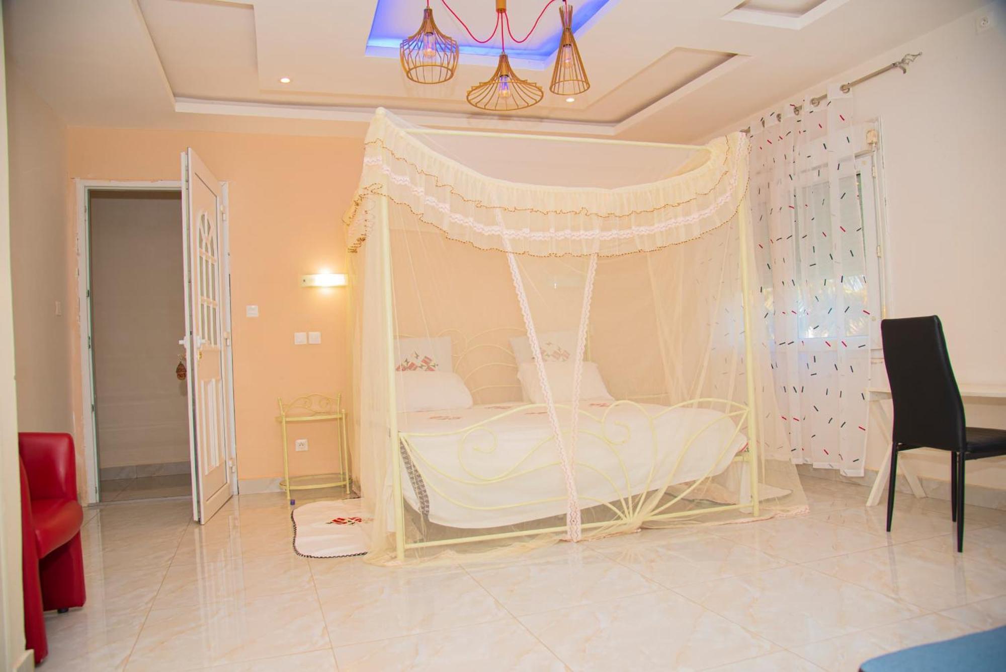 Chambres D'Hotes Villa Luciana Saly Bagian luar foto