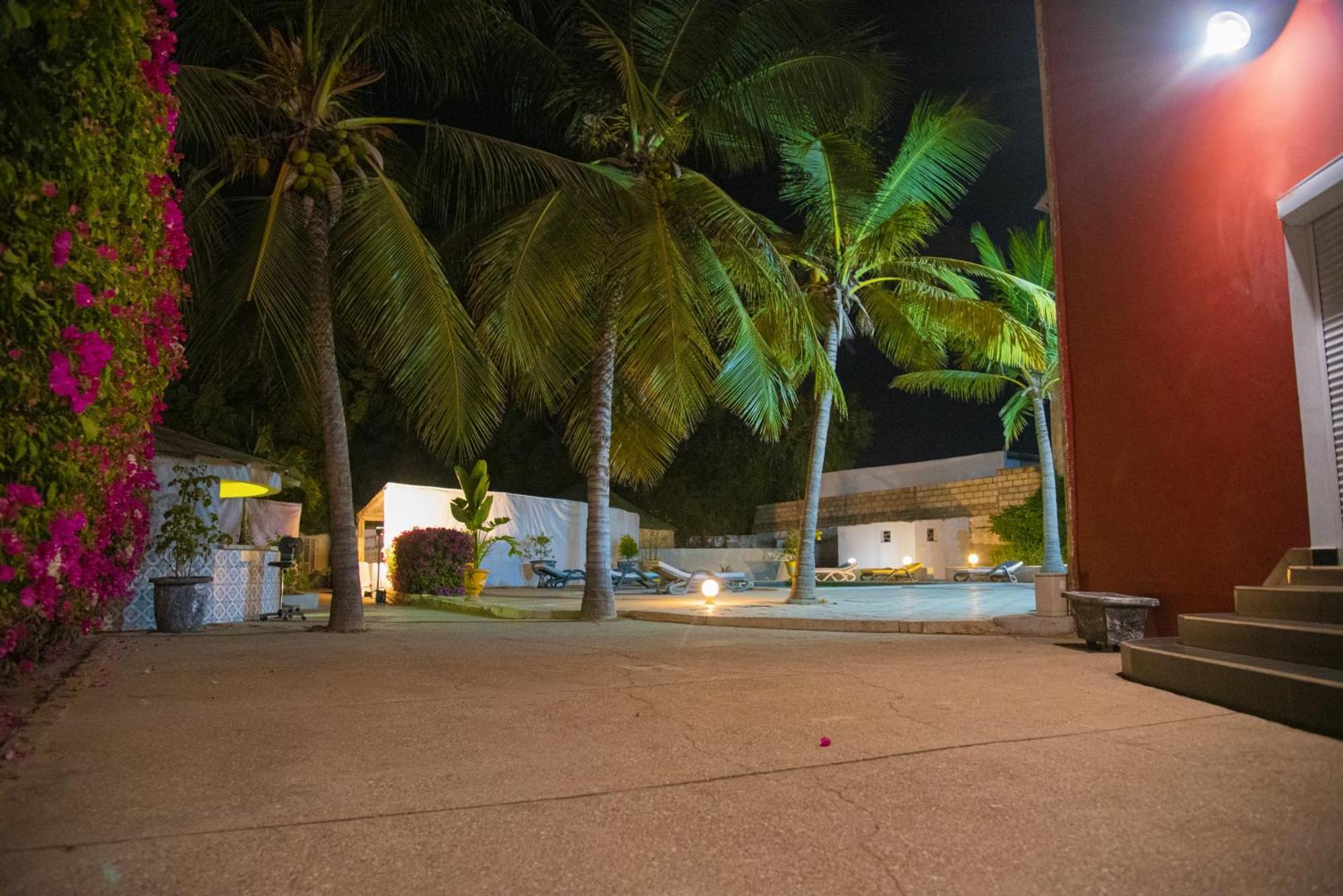 Chambres D'Hotes Villa Luciana Saly Bagian luar foto