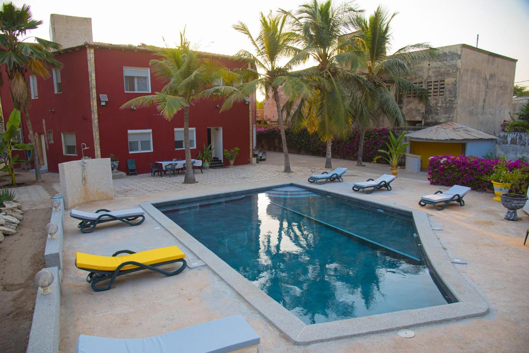 Chambres D'Hotes Villa Luciana Saly Ruang foto