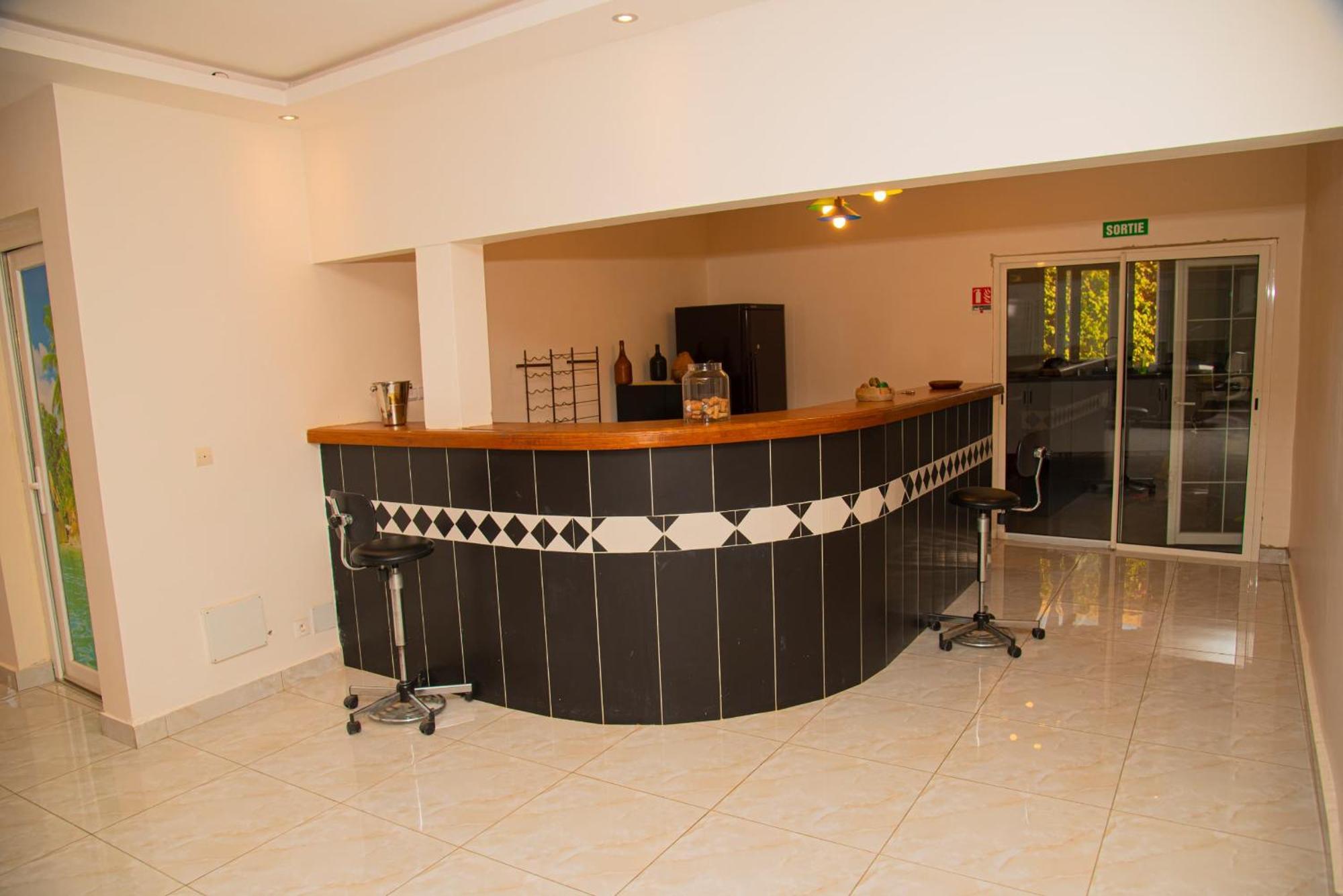 Chambres D'Hotes Villa Luciana Saly Ruang foto